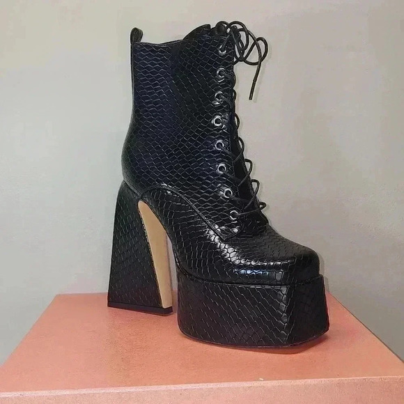 Platform black boots new with box - Picture 6 of 9